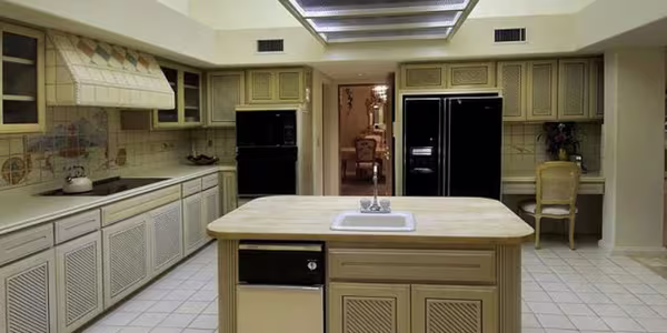1980's kitchen